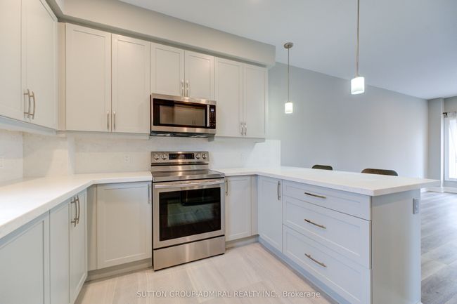 25 - 33 Jarvis St, House attached with 3 bedrooms, 3 bathrooms and 1 parking in Brantford ON | Image 14