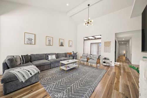 182 Gran Via, Palm Desert, CA, 92260-2111 | Card Image