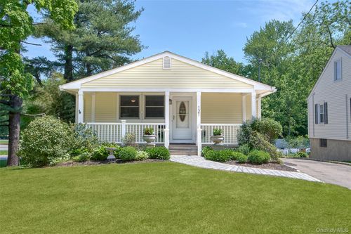 121 Parkview Pl, Mount Kisco, NY, 10549-1823 | Card Image