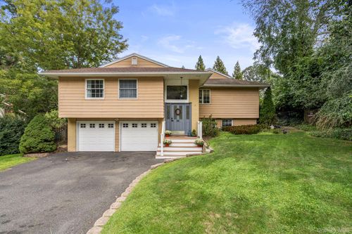 95 Patchogue Drive, Brookhaven, NY, 11778 | Card Image