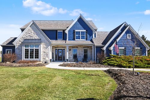 W292N3296 Summerhill Rd, Pewaukee, WI, 53072-3260 | Card Image