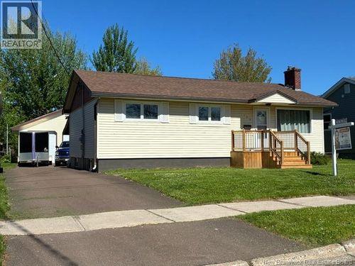 175 Second Ave, Moncton, NB, E1C7Y5 | Card Image