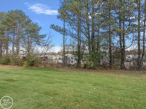 lot-12-50710 Summit View Dr, Macomb, MI, 48042-1742 | Card Image