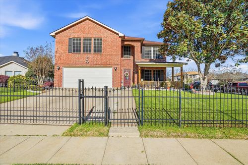 3551 Red Mine Ln, Grand Prairie, TX, 75052-8828 | Card Image