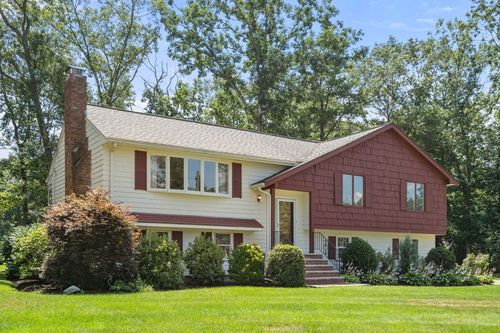101 Green St, Medfield, MA, 02052-1924 | Card Image