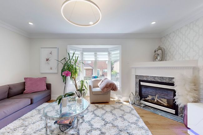 74 Littleleaf Cres, House other with 4 bedrooms, 4 bathrooms and 2 parking in Markham ON | Image 8