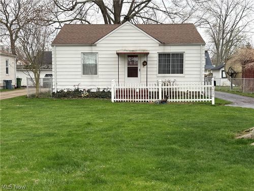 34046 Sylvia Dr, Eastlake, OH, 44095-2103 | Card Image