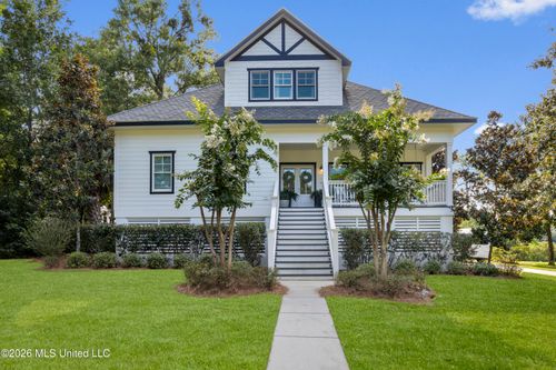 1305 Fort Ave, Ocean Springs, MS, 39564-2812 | Card Image