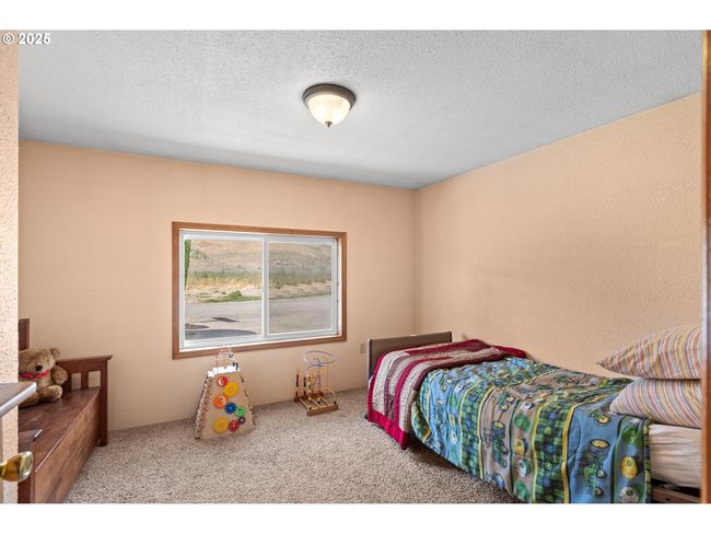 814 Sw 44 Th St, House other with 5 bedrooms, 2 bathrooms and null parking in Pendleton OR | Image 25