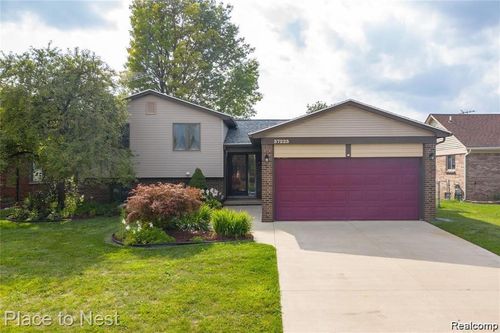 37223 Highlite Dr, Sterling Heights, MI, 48310-3945 | Card Image