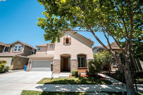 2324 Blue Ridge Ave, Brentwood, CA, 94513 | Card Image
