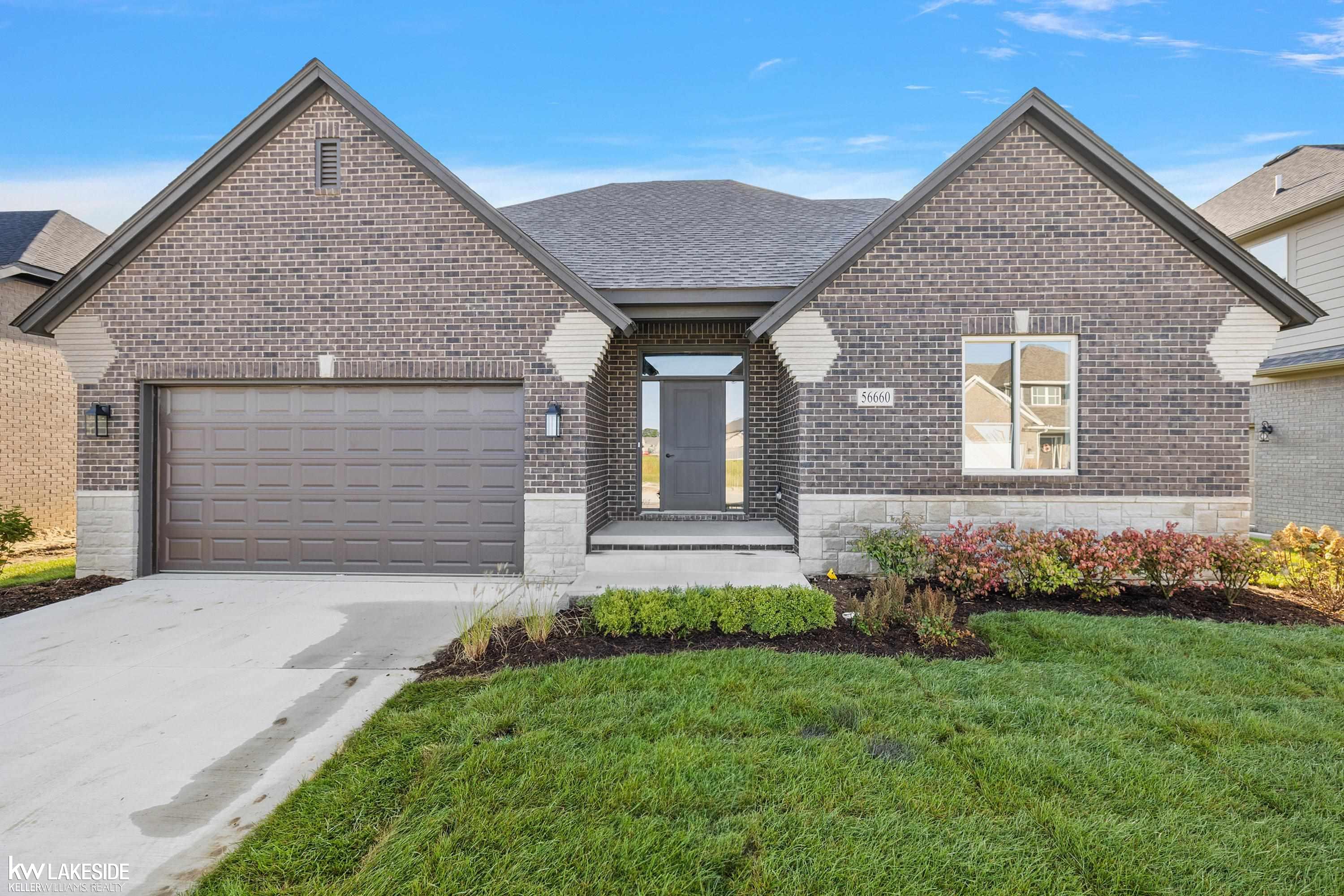 Via Nesso , Macomb, MI 48042
