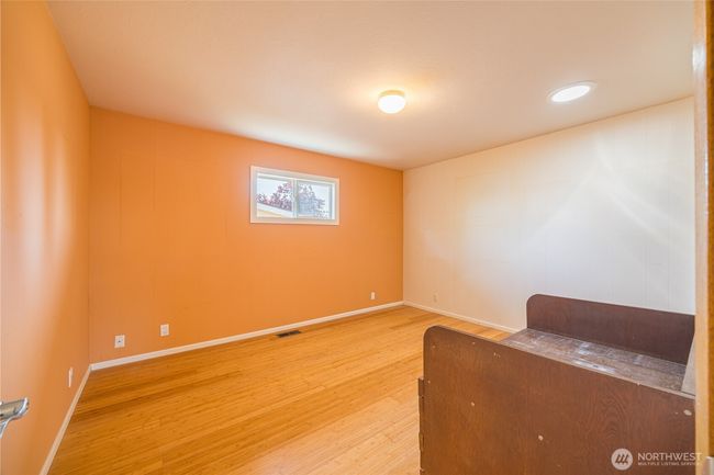 2nd bedroom main house | Image 13