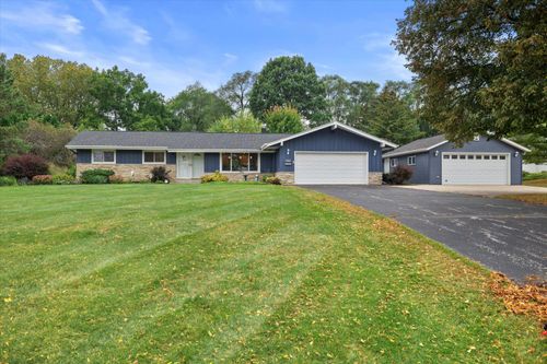 270765 Joanne Dr, Waukesha, WI, 53188-1308 | Card Image