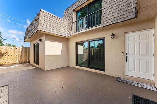 301 Waterview Dr, Palm Springs, FL, 33461-6404 | Card Image