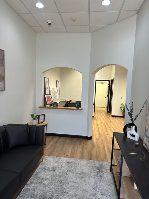 j-1901 E Bennett St, SPRINGFIELD, MO, 65804-1427 | Card Image