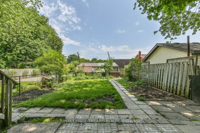 10 Linwood St, Home with 4 bedrooms, 2 bathrooms and 3 parking in London ON | Image 21