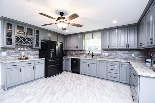718 River Plantation Dr, Conroe, TX, 77302-3746 | Card Image