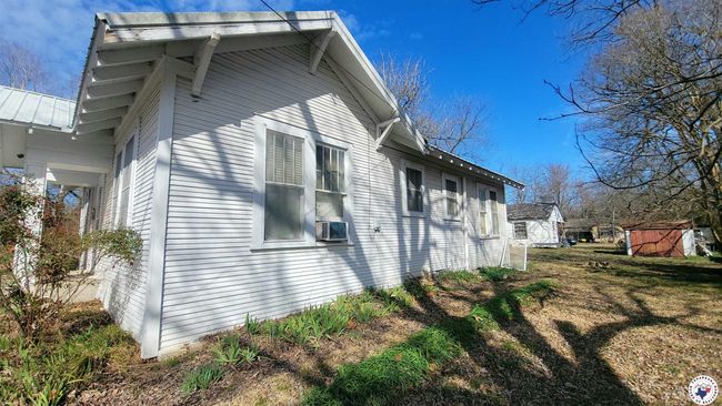 607 N Walnut St, House other with 2 bedrooms, 1 bathrooms and null parking in Clarksville TX | Image 22