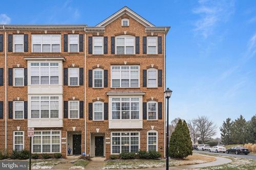 22786 Ferncrest Ter, BRAMBLETON, VA, 20148-6420 | Card Image