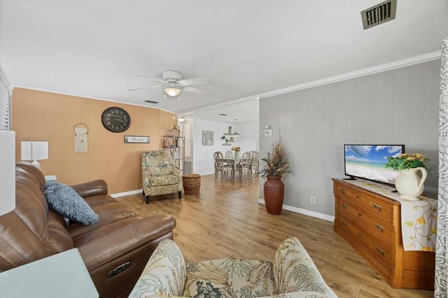 Living Room | Image 11