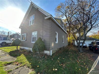 514 88th Street, Home with 5 bedrooms, 2 bathrooms and null parking in Niagara Falls NY | Image 2