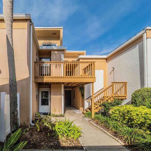 7e-1051 Highland St, MOUNT DORA, FL, 32757-6323 | Card Image