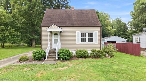 2036 Overland Ave Ne, Warren, OH, 44483-2811 | Card Image