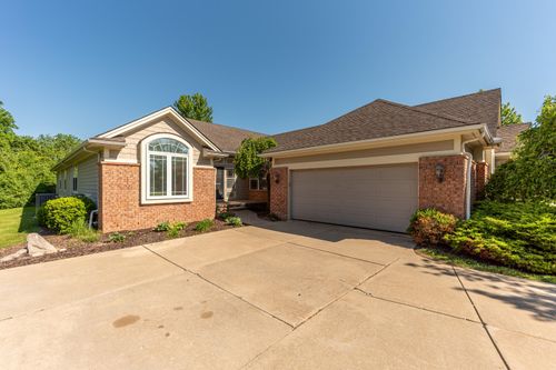 2243 Old Falls Dr, Ann Arbor, MI, 48103-8305 | Card Image