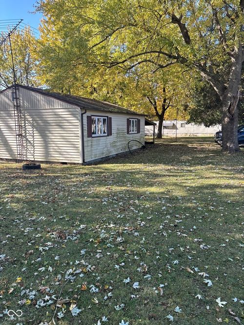 2527 N E St, Elwood, IN, 46036-1342 | Card Image