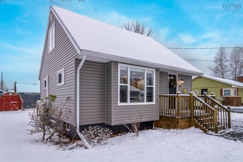 27 Cambey Ave, Stellarton, NS, B0K1S0 | Card Image