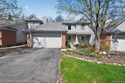 6626 Ridgeview Dr, Clarkston, MI, 48346-4456 | Card Image
