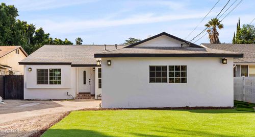 5651 Radford Ave, Valley Village, CA, 91607-1814 | Card Image