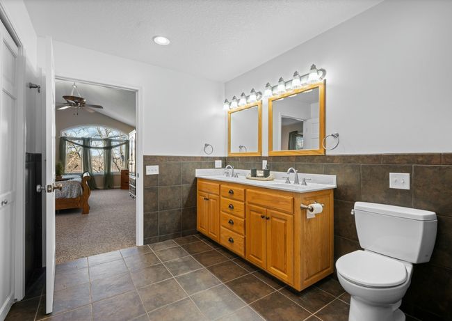 Ensuite Bathroom | Image 19
