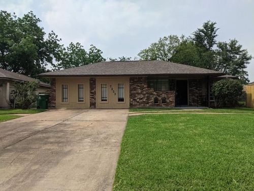 7223 Valmont Dr, Houston, TX, 77016-2330 | Card Image