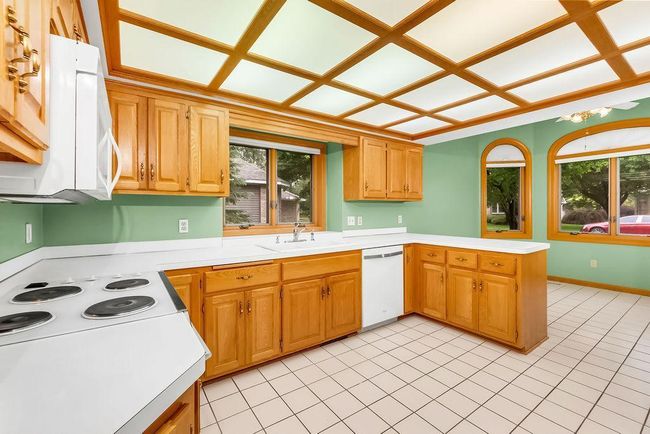 Kitchen | Image 9