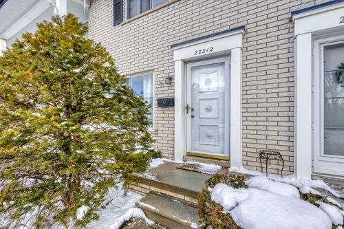 28212 Universal Dr, Warren, MI, 48092-2433 | Card Image