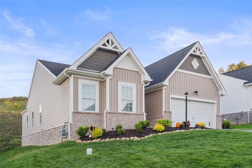 141 Deana Dr, Mc Kees Rocks, PA, 15136-4200 | Card Image