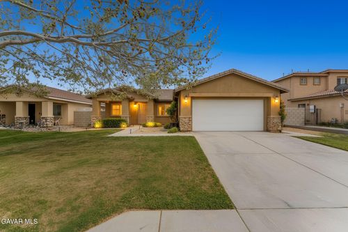 45334 Stadium Ln, Lancaster, CA, 93535-2493 | Card Image