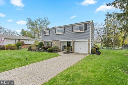 221 Hemlock Ln, SPRINGFIELD, PA, 19064-1112 | Card Image