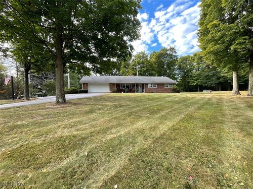 5990 Meese Rd Ne, Louisville, OH, 44641-8739 | Card Image