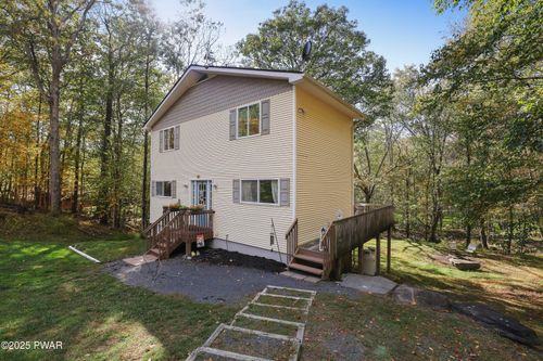 137 Brownstone Dr, Milford, PA, 18337-4476 | Card Image