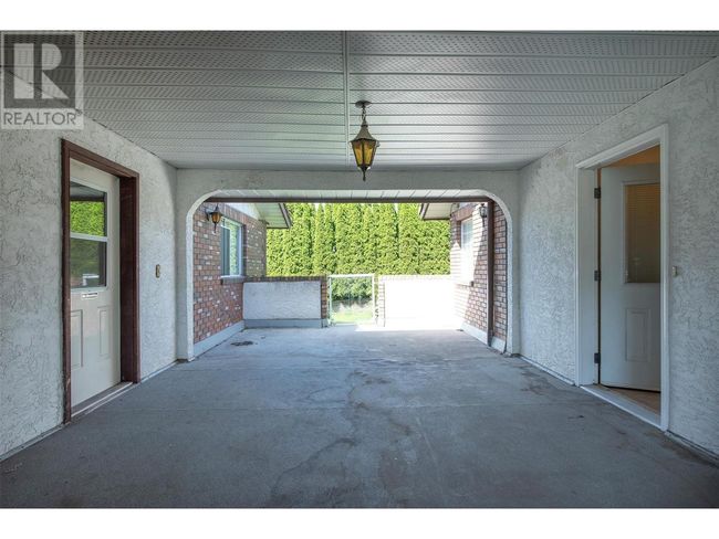 215 Arab Rd, House other with 8 bedrooms, 6 bathrooms and 5 parking in Kelowna BC | Image 53
