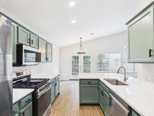 7400 Crepe Myrtle Dr, Austin, TX, 78744-7217 | Card Image