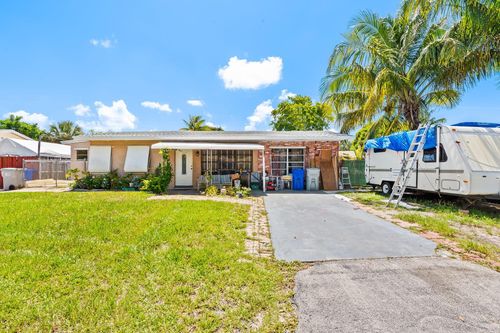 2741 Ne 8th Ave, Pompano Beach, FL, 33064 | Card Image