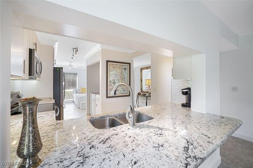 e106-1250 Yesica Ann Cir, NAPLES, FL, 34110-8163 | Card Image