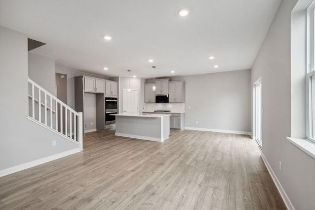 Light, bright and open! Model photos. Options and colors will vary. | Image 10