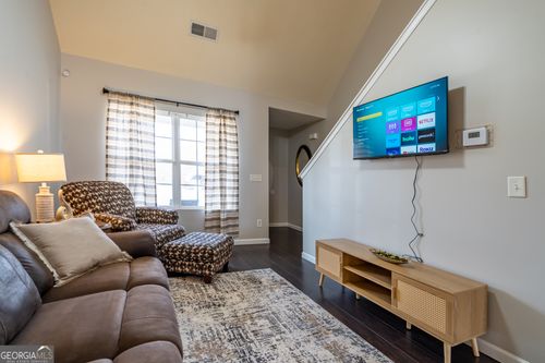 106 Middlebrook Dr, Cartersville, GA, 30120-7949 | Card Image