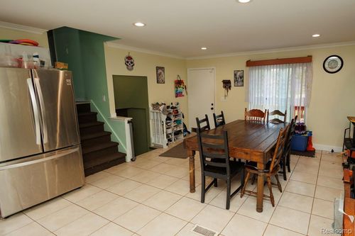 5883 Gracelawn St, North Branch, MI, 48461-9635 | Card Image