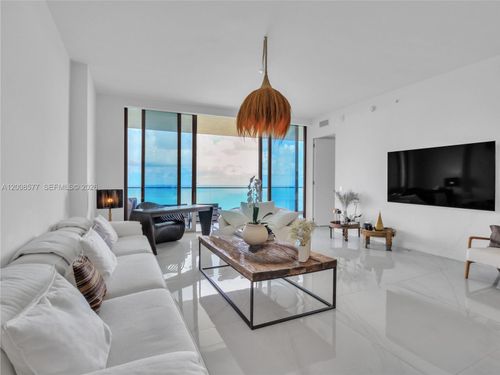 4303-18975 Collins Ave, Sunny Isles Beach, FL, 33160 | Card Image
